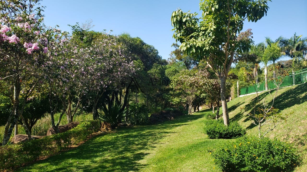 Maravilhoso terreno no portal dos resedás