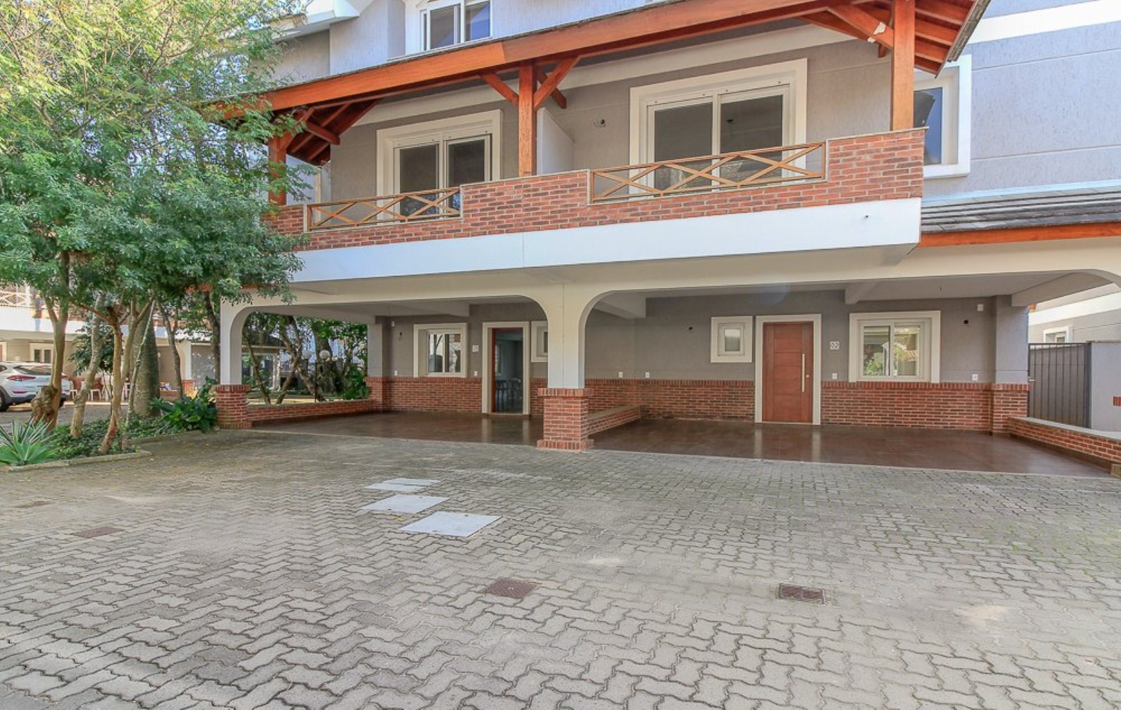 Casa, 3 quartos, 241 m² - Foto 1