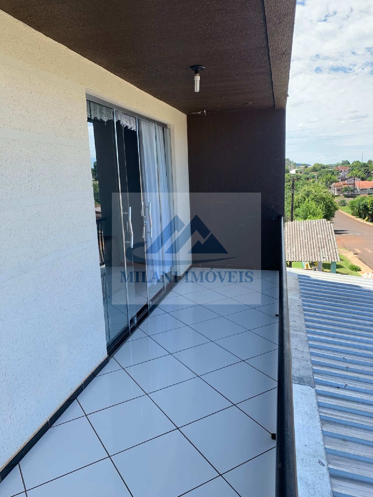 Imóvel com 2 andares à venda!! 3 quartos (1 suíte), 1 sala ,