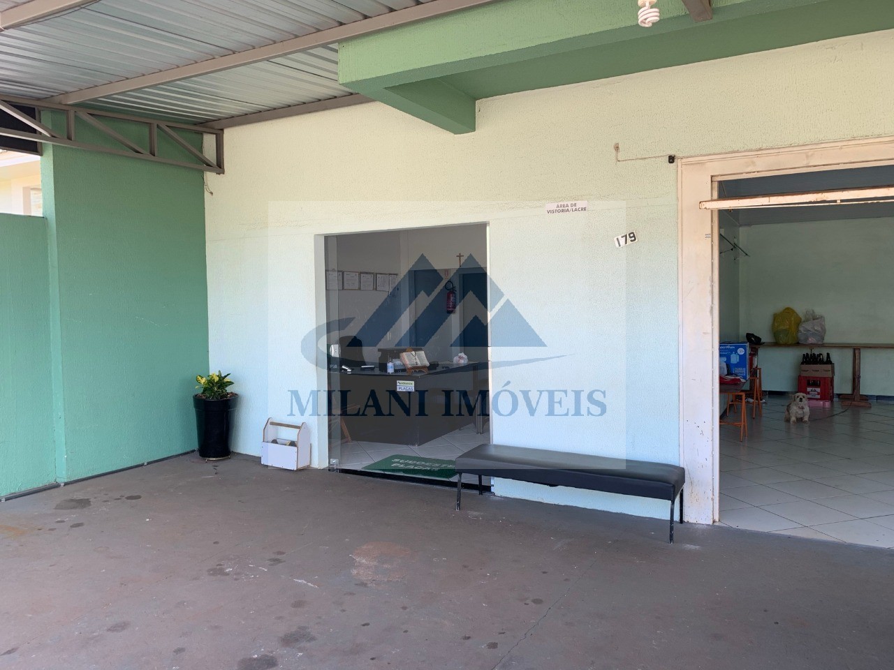 Imóvel com 2 andares à venda!! 3 quartos (1 suíte), 1 sala ,