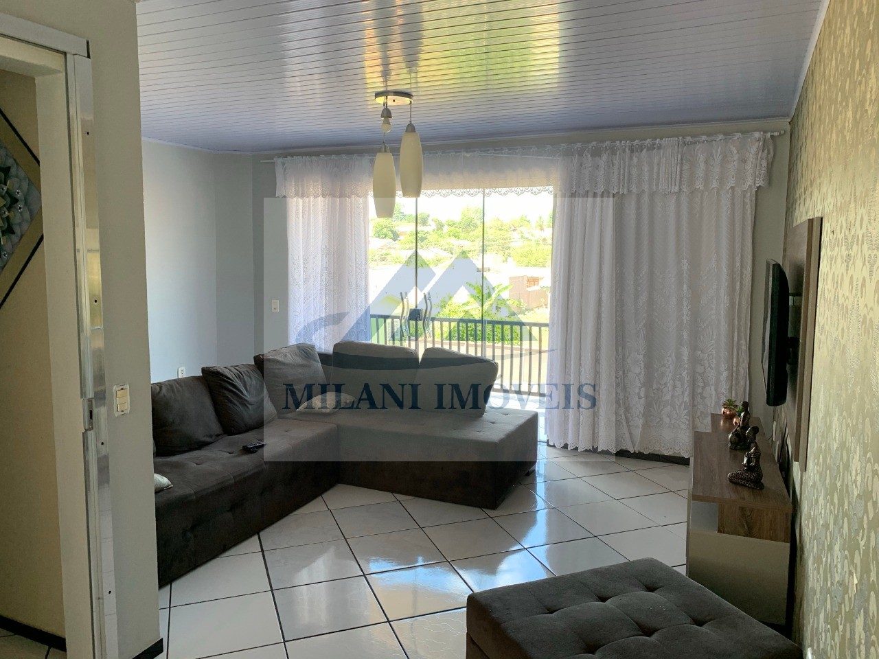 Imóvel com 2 andares à venda!! 3 quartos (1 suíte), 1 sala ,
