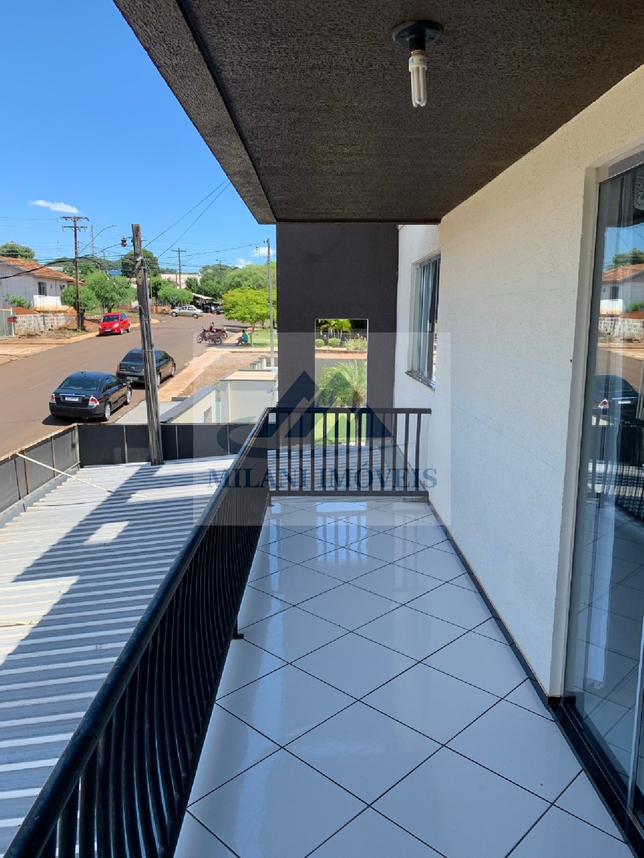 Imóvel com 2 andares à venda!! 3 quartos (1 suíte), 1 sala ,