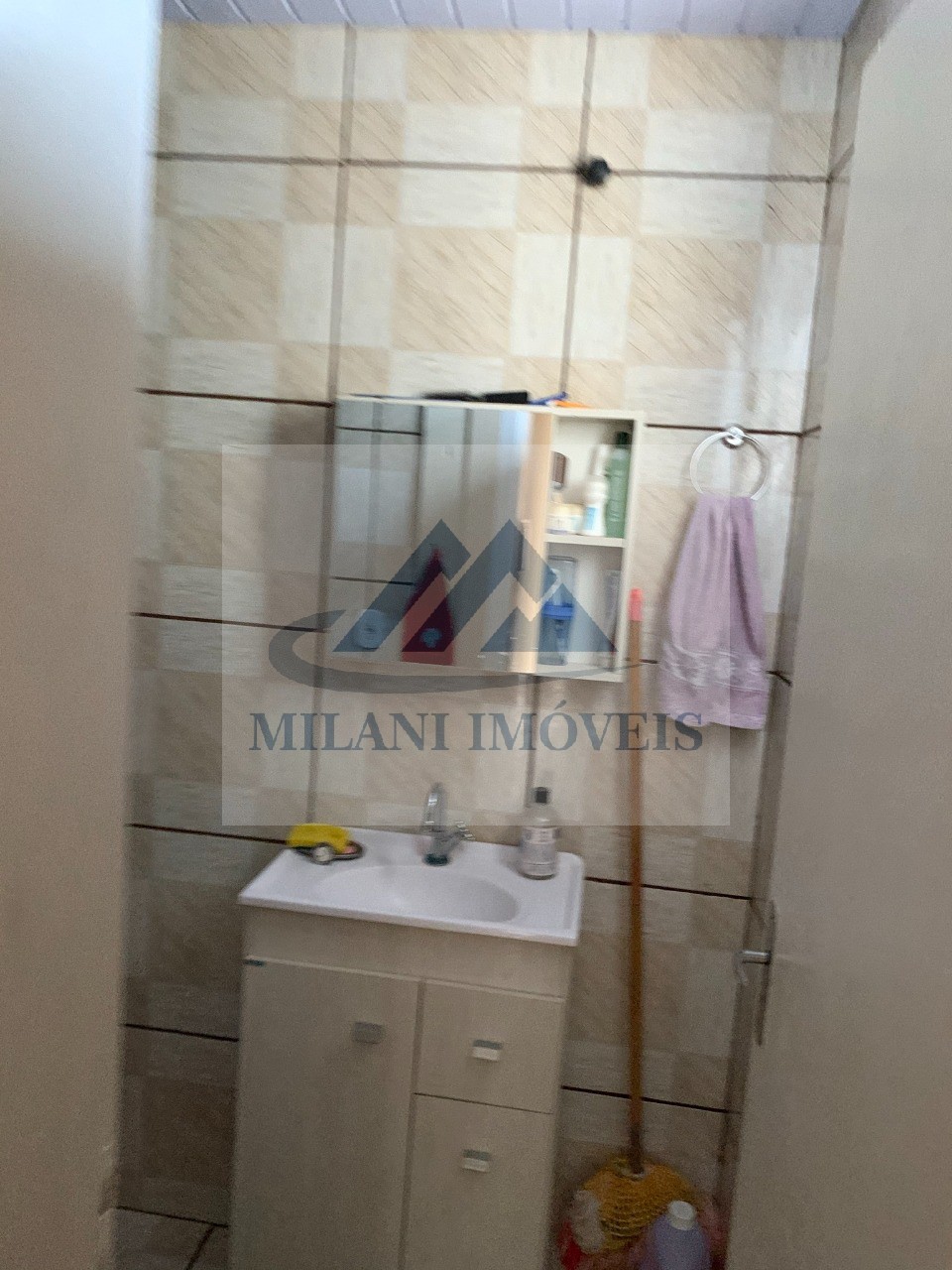Casa com edificação mista à venda!!!! 2 dormitórios, 1 sala,