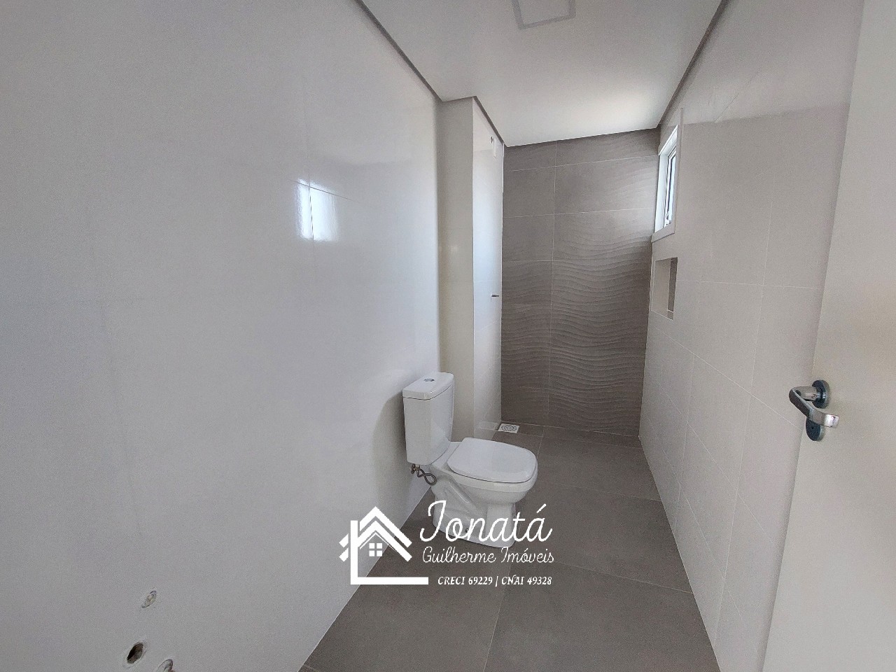 Apartamento à venda em Feliz-RS, bairro Matiel: 2 quartos, 1 suíte, 1 sala, 1 banheiro, 1 vaga de garagem, 93,12m². Venha conferir!