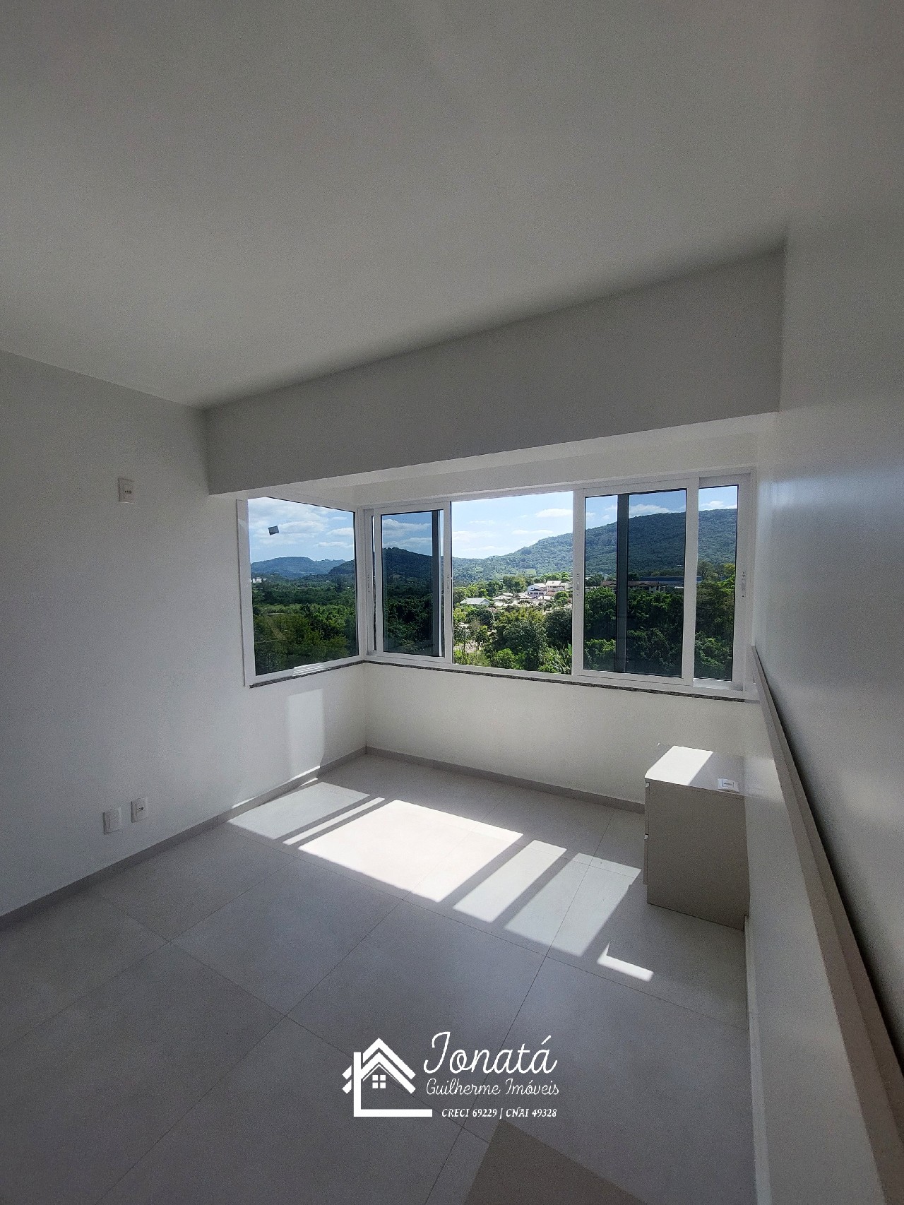 Apartamento à venda em Feliz-RS, bairro Matiel: 2 quartos, 1 sala, 1 banheiro, 1 vaga de garagem, 106,16 m² de área.