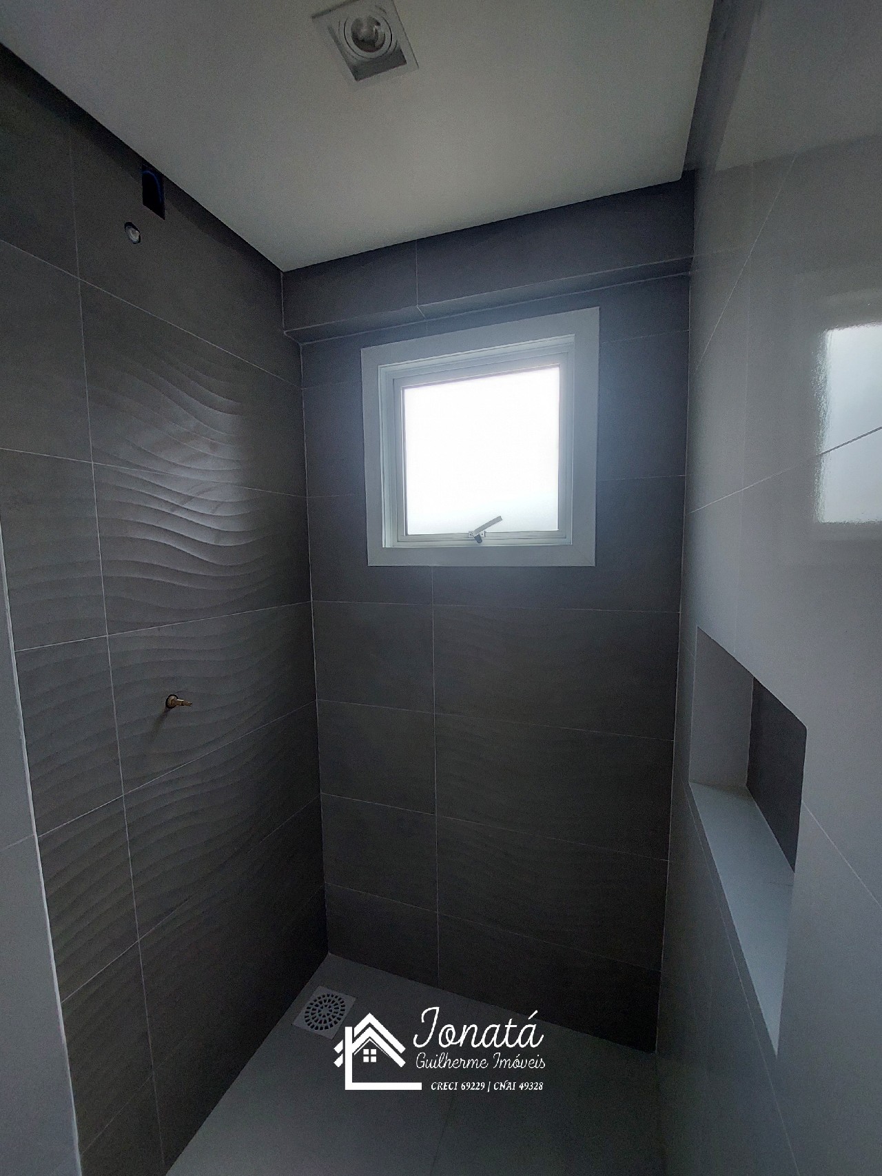 Apartamento à venda em Feliz-RS, bairro Matiel: 2 quartos, 1 suíte, 1 sala, 1 banheiro, 1 vaga de garagem, 93,12m². Venha conferir!