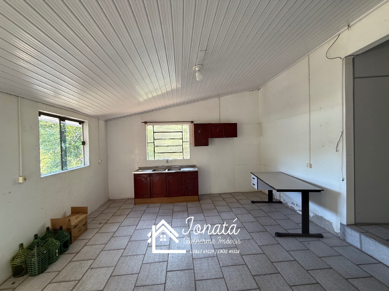 Imperdível oportunidade de adquirir casa com 3 quartos e 2 v