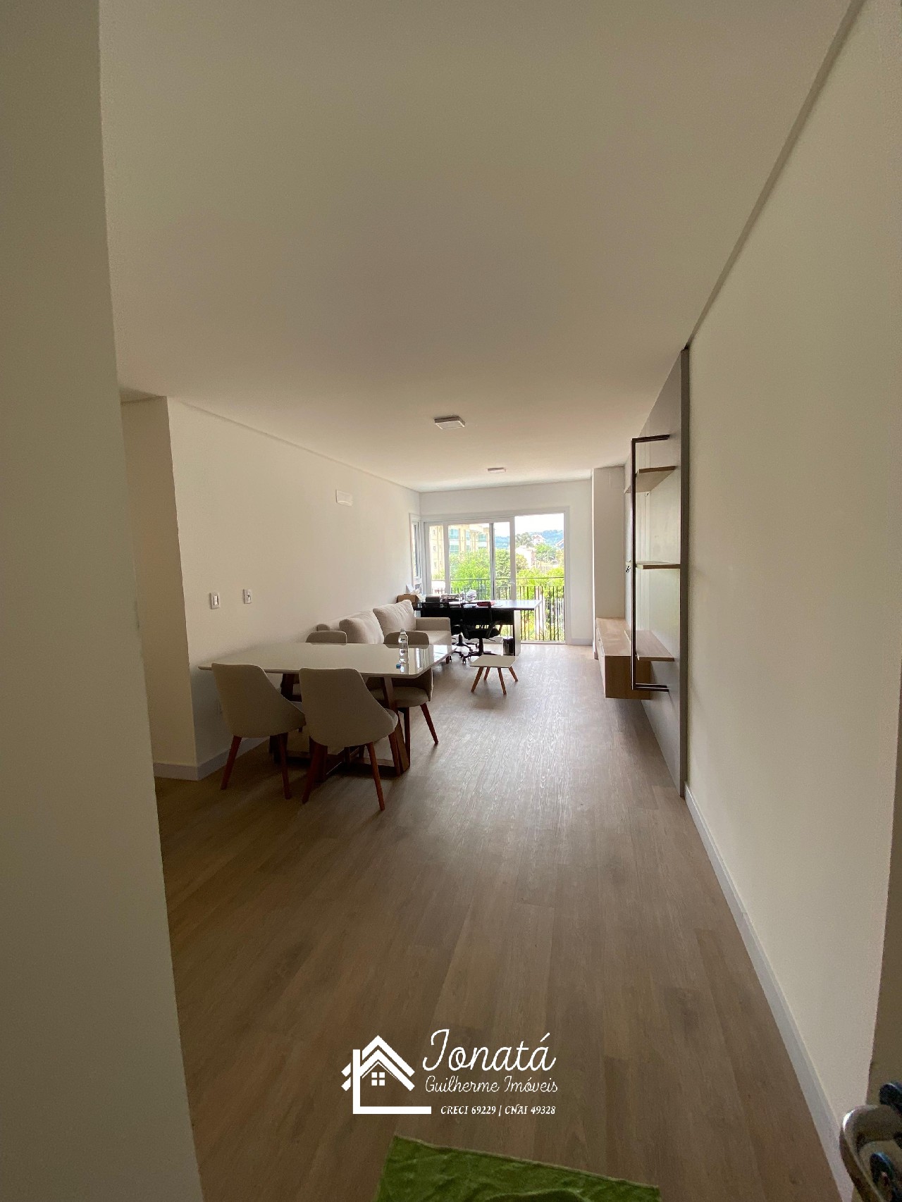 Apartamento de 2 quartos com 2 suítes e vaga de garagem na p