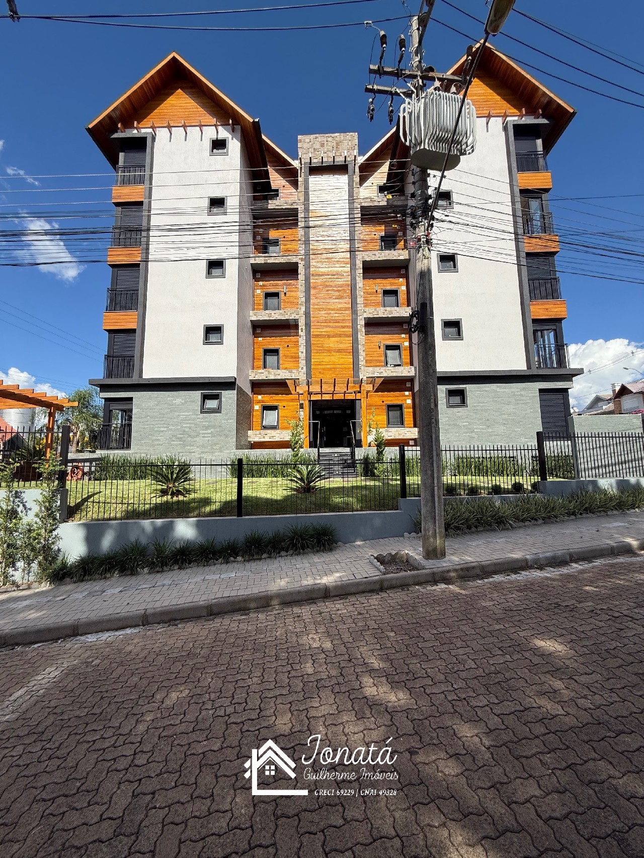 Apartamento de 2 quartos com 2 suítes e vaga de garagem na p