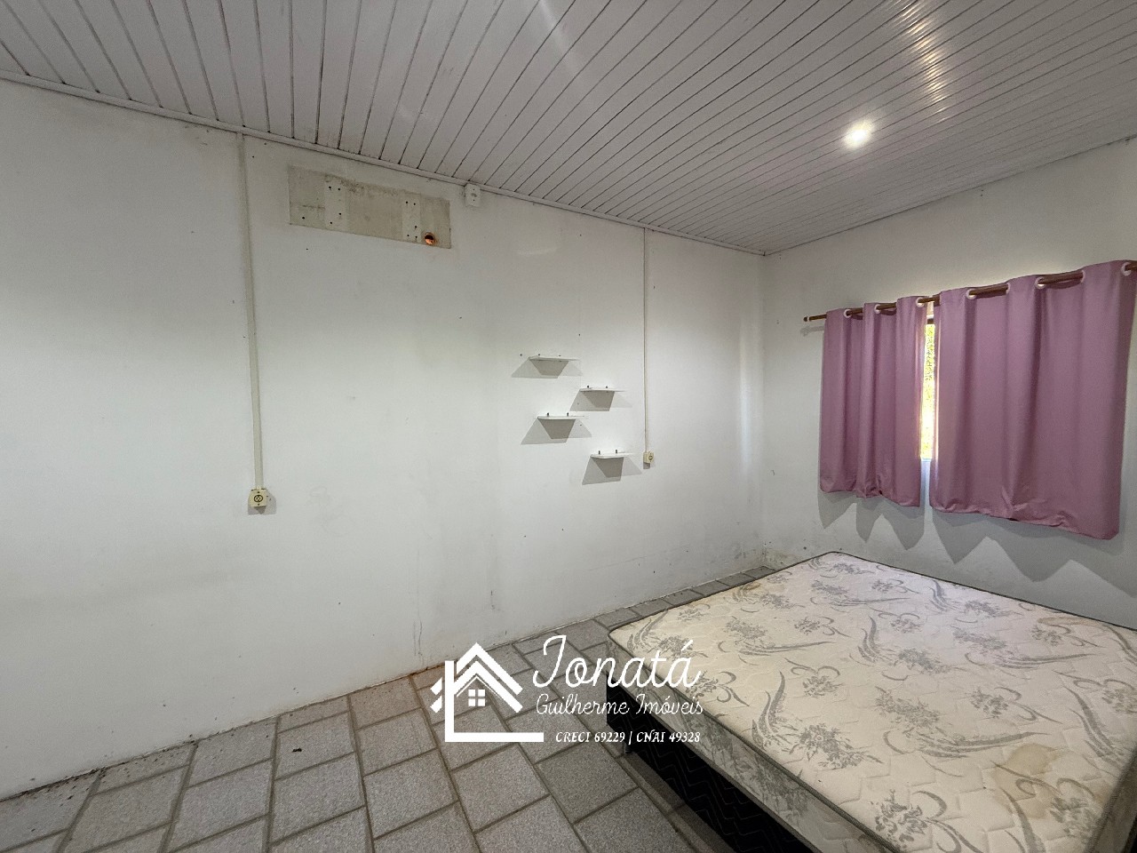 Imperdível oportunidade de adquirir casa com 3 quartos e 2 v