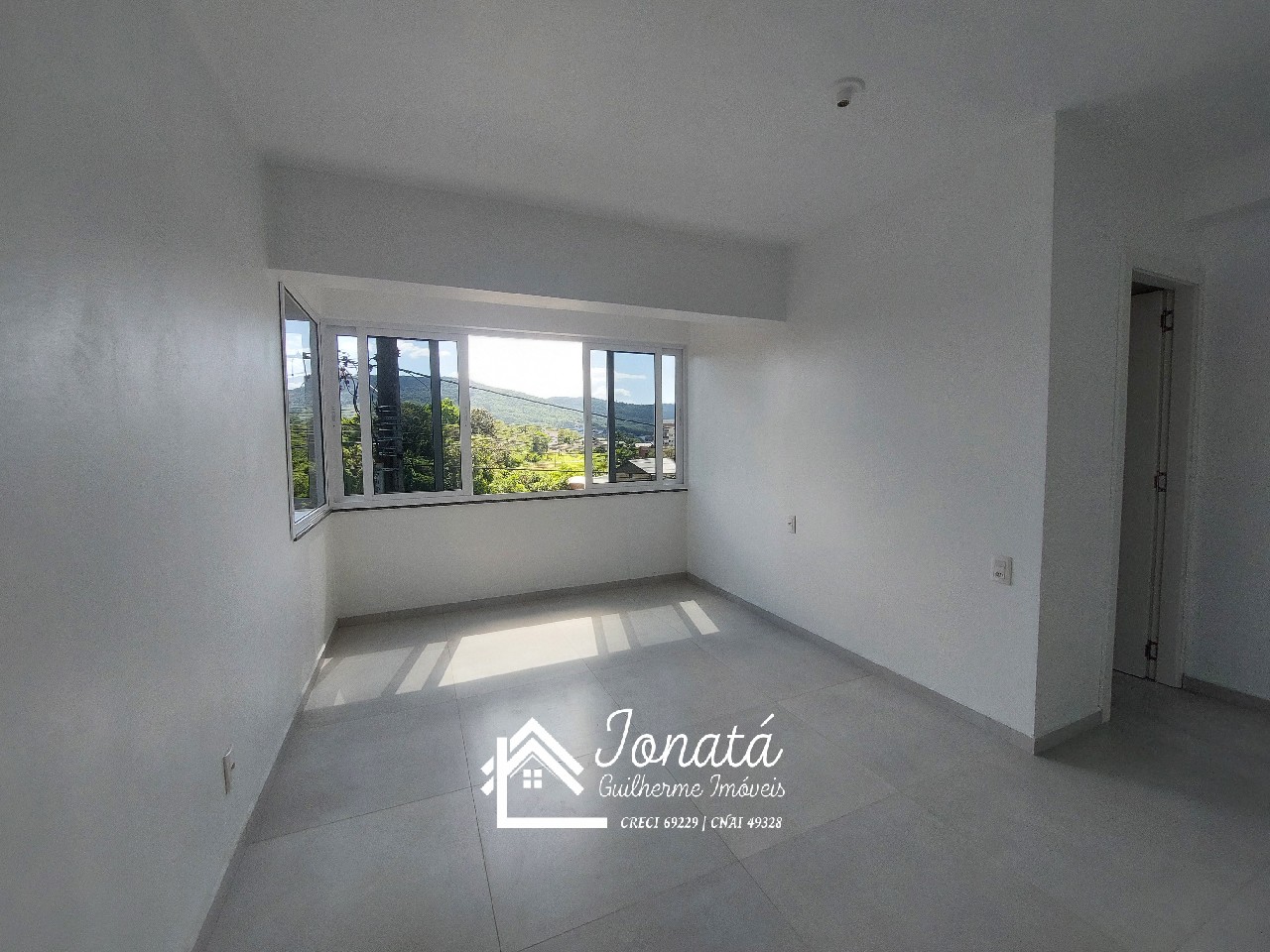Apartamento à venda em Feliz-RS, bairro Matiel: 2 quartos, 1 sala, 1 banheiro, 1 vaga de garagem, 106,16 m² de área.