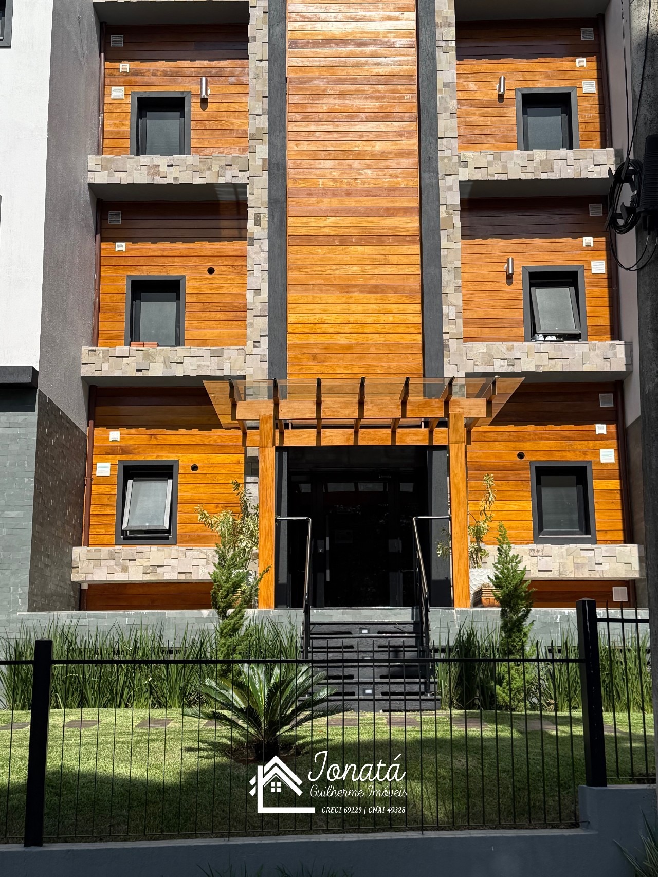 Apartamento de 2 quartos com 2 suítes e vaga de garagem na p