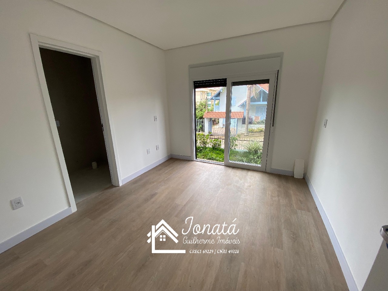 Apartamento de 2 quartos com 2 suítes e vaga de garagem na p
