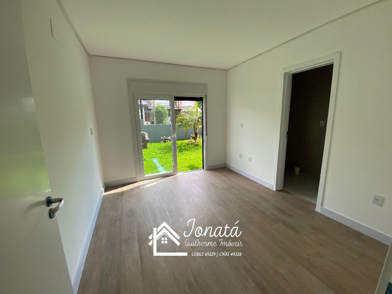 Apartamento de 2 quartos com 2 suítes e vaga de garagem na p