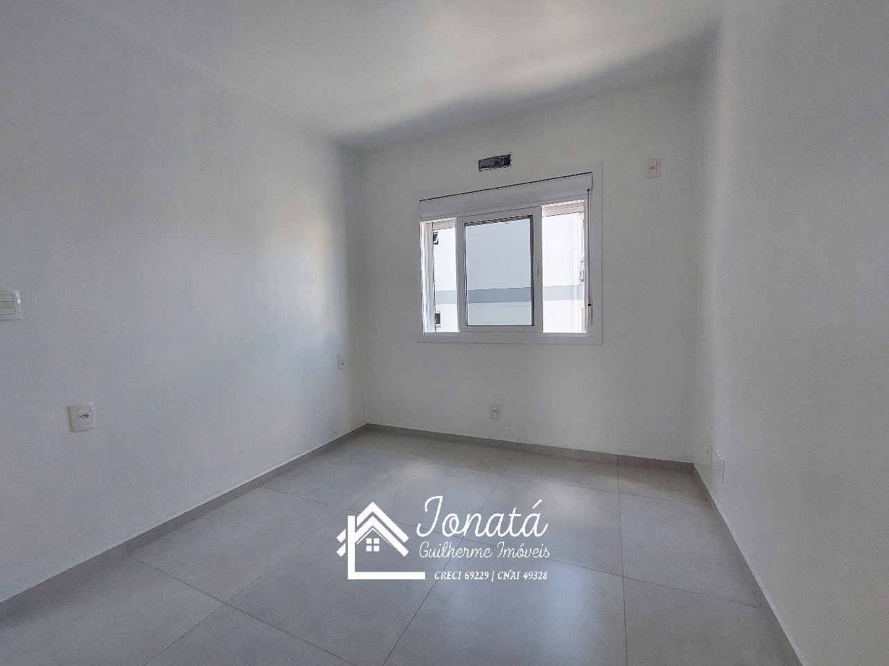 Apartamento à venda em Feliz-RS, bairro Matiel: 2 quartos, 1 sala, 1 banheiro, 1 vaga de garagem, 106,16 m² de área.