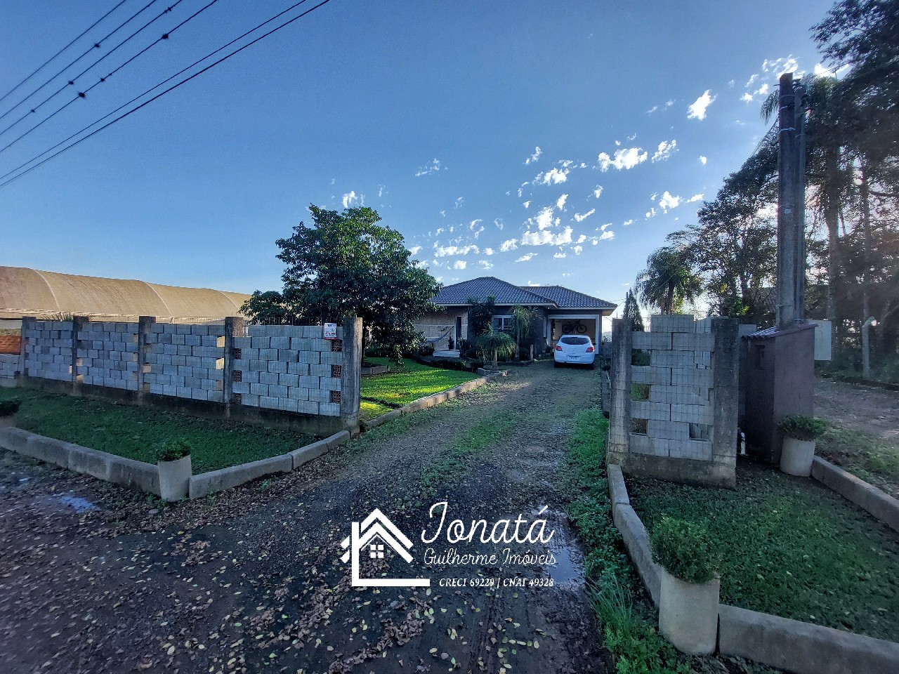 Imperdível: Casa à venda em Bom Princípio-RS, Morro São Pedro, com 2 quartos, 1 sala, 1 banheiro, 2 vagas e 92m².