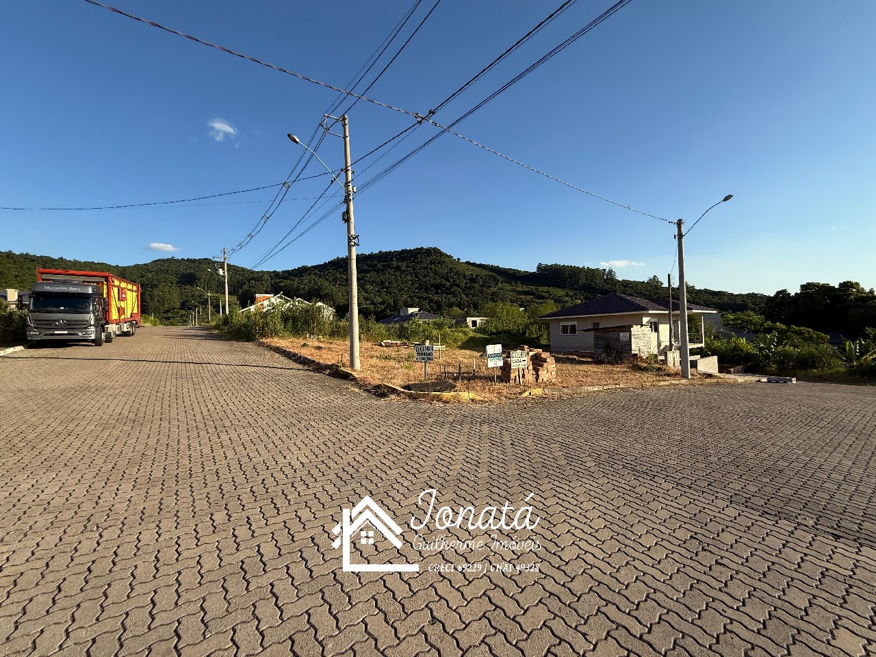 Terreno à venda em feliz-rs, bairro matiel: 2 quartos, 1 sal