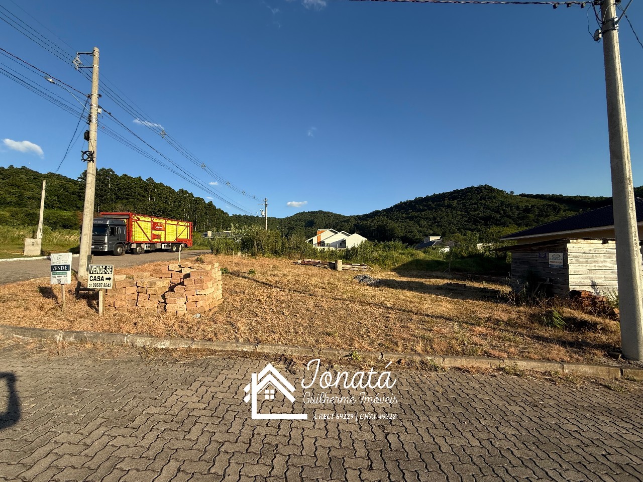 Terreno à venda em feliz-rs, bairro matiel: 2 quartos, 1 sal