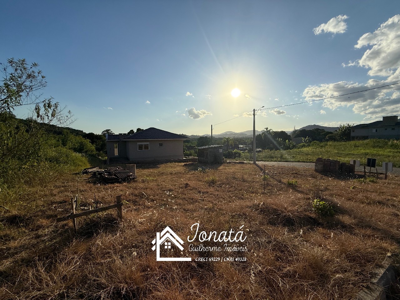 Terreno à venda em feliz-rs, bairro matiel: 2 quartos, 1 sal