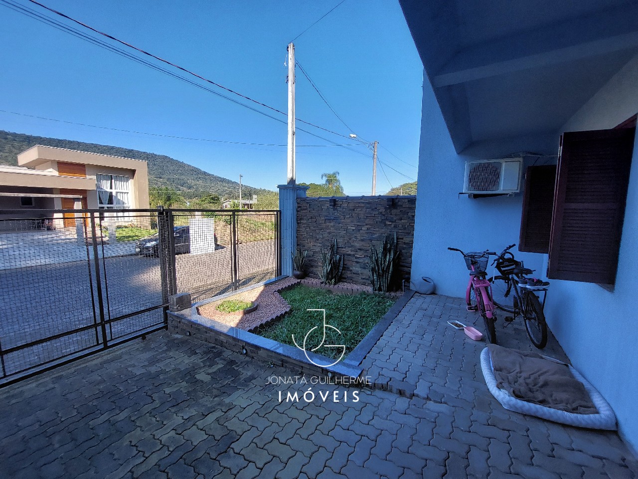 Imperdível: Casa à venda em Bom Princípio-RS, bairro Santa Teresinha, 2 quartos, 2 salas, 2 banheiros, 2 vagas, 130,22 m².