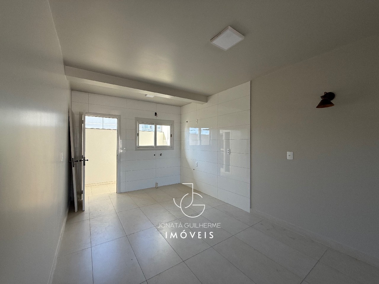 Apartamento à venda em feliz-rs, vila rica: 3 quartos, 1 suí