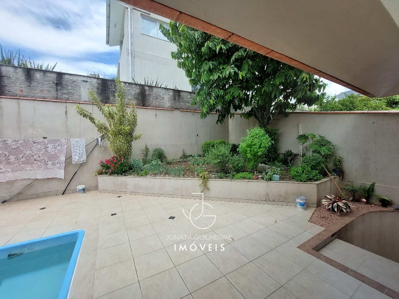 Imperdível casa à venda em Feliz-RS, bairro Matiel: 5 quartos, 1 suíte, 2 salas, 4 banheiros, 2 vagas de garagem, 384m²