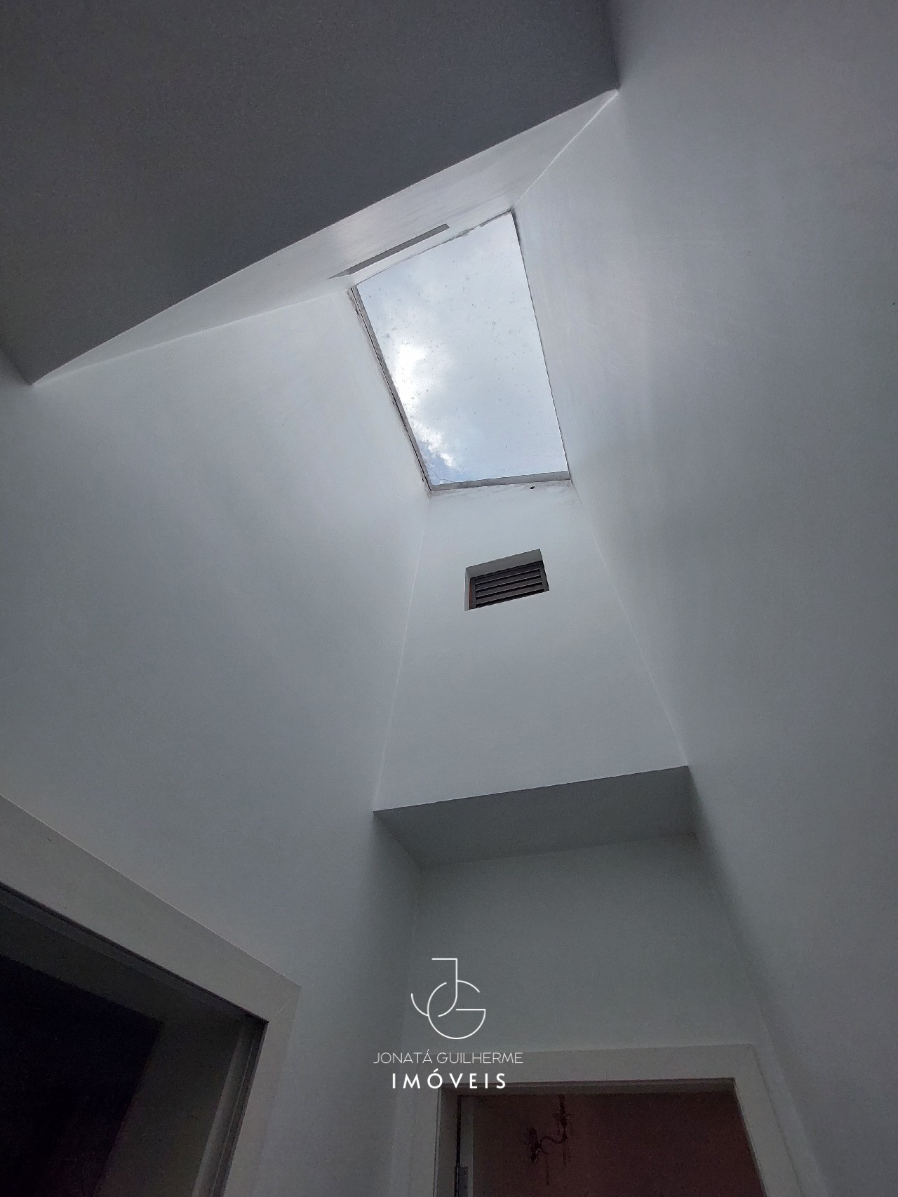 Imperdível casa à venda em Feliz-RS, bairro Matiel: 5 quartos, 1 suíte, 2 salas, 4 banheiros, 2 vagas de garagem, 384m²