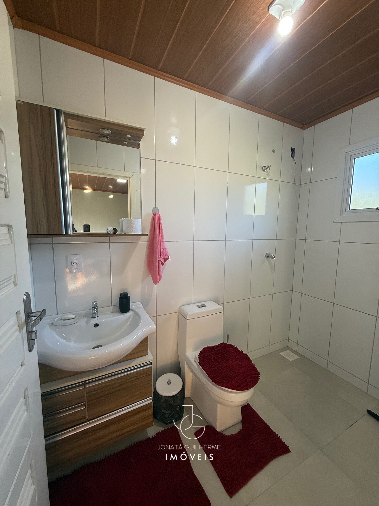 Oportunidade única: Sítio à venda em Feliz-RS, bairro Morro das Batatas, com 1 quarto, 1 sala, 1 banheiro e 40.000m² de área.