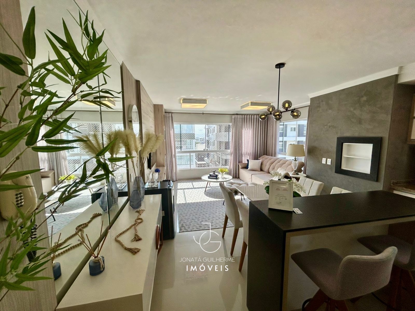 Apartamento de 3 quartos com suíte e vaga de garagem na zona