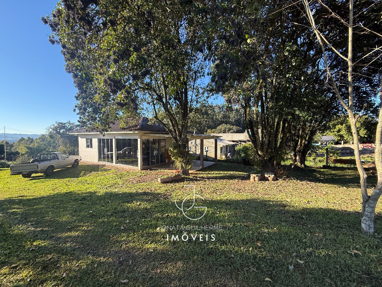 Oportunidade única: Sítio à venda em Feliz-RS, bairro Morro das Batatas, com 1 quarto, 1 sala, 1 banheiro e 40.000m² de área.