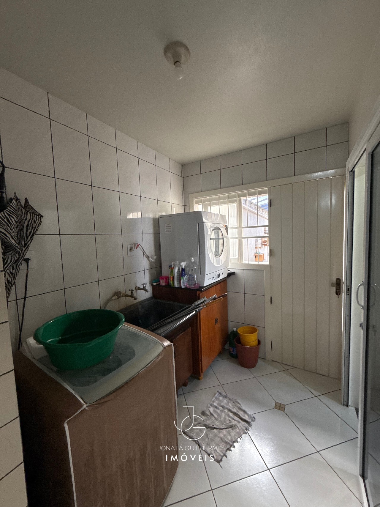 Imóvel de Alto Padrão à Venda em Feliz-RS: Casa na Vila Rica com 3 quartos, 1 sala, 2 banheiros, 3 vagas de garagem, 103,50 m².