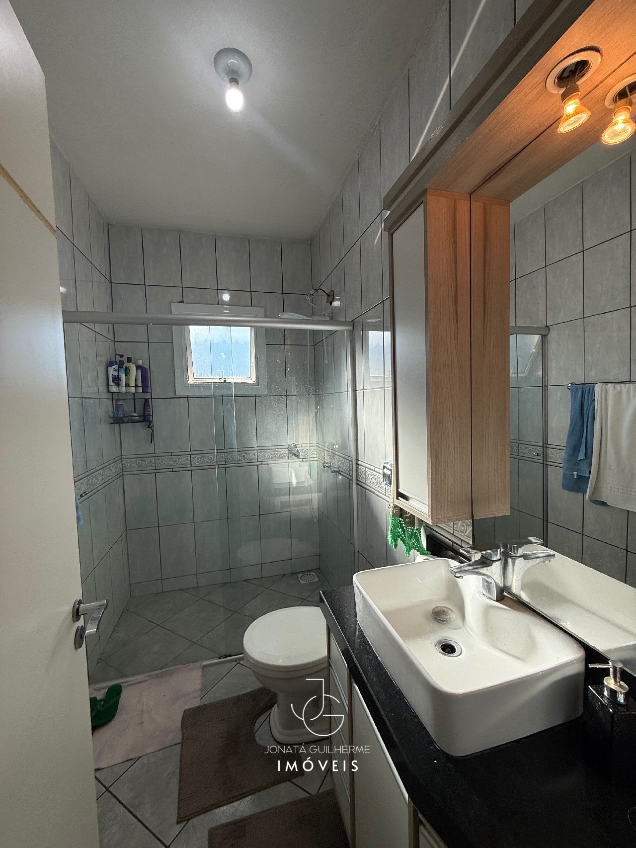 Imóvel de Alto Padrão à Venda em Feliz-RS: Casa na Vila Rica com 3 quartos, 1 sala, 2 banheiros, 3 vagas de garagem, 103,50 m².