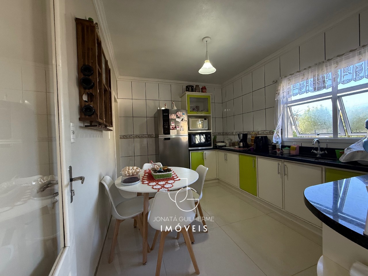 Imóvel de Alto Padrão à Venda em Feliz-RS: Casa na Vila Rica com 3 quartos, 1 sala, 2 banheiros, 3 vagas de garagem, 103,50 m².