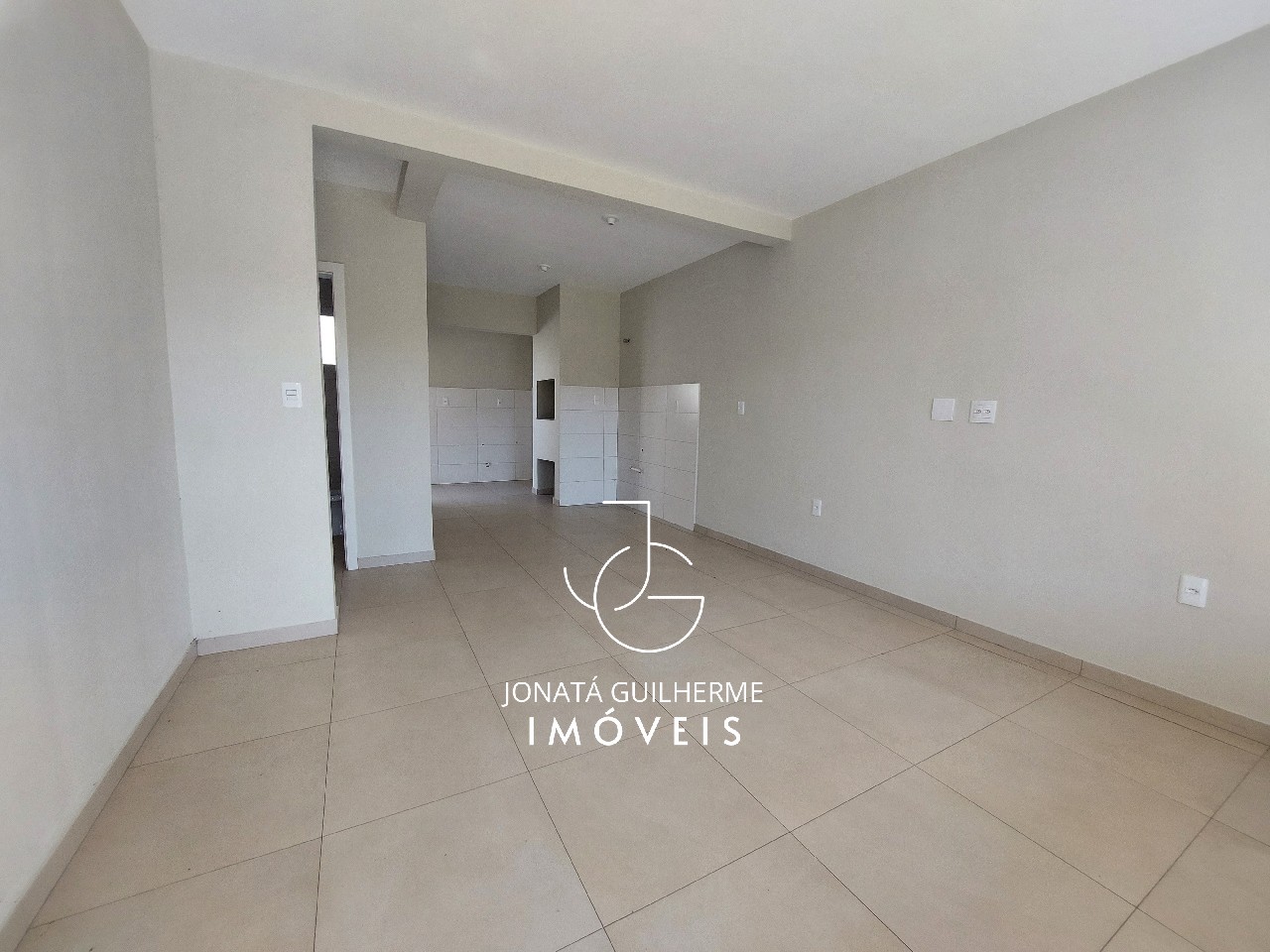 Casa em condomínio de alto padrão no centro de vale real-rs: