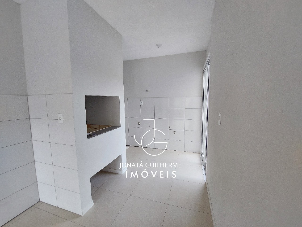 Casa em condomínio de alto padrão no centro de vale real-rs: