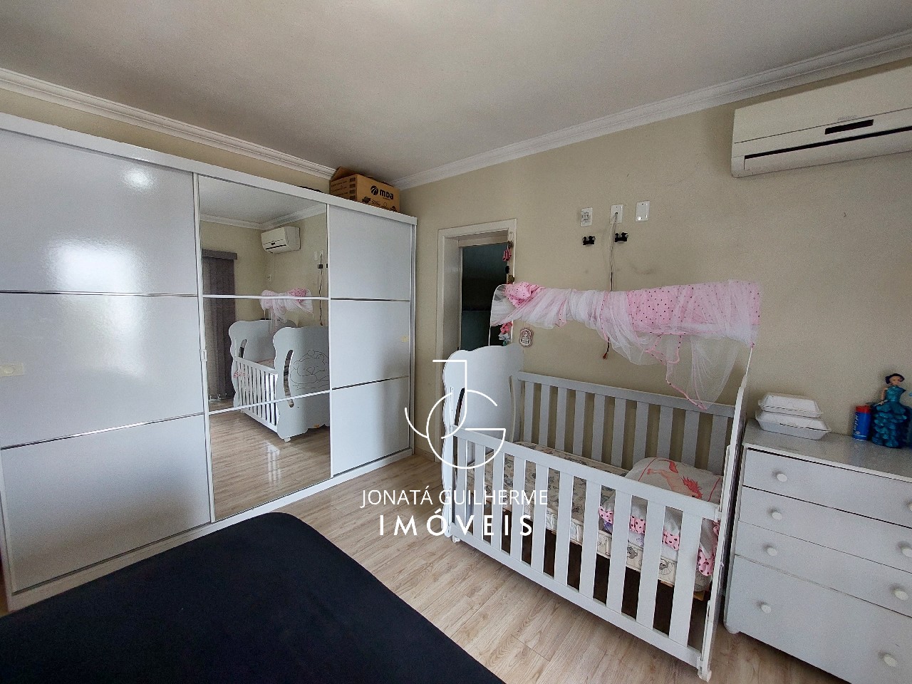 Cobertura à venda em Feliz-RS, bairro Matiel: 3 quartos, 1 suíte, 1 sala, 2 banheiros, 1 vaga de garagem, 200m².