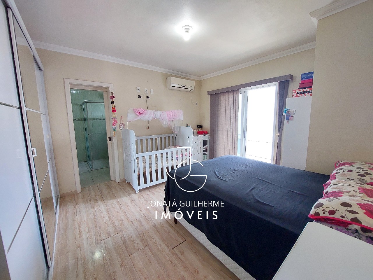 Cobertura à venda em Feliz-RS, bairro Matiel: 3 quartos, 1 suíte, 1 sala, 2 banheiros, 1 vaga de garagem, 200m².