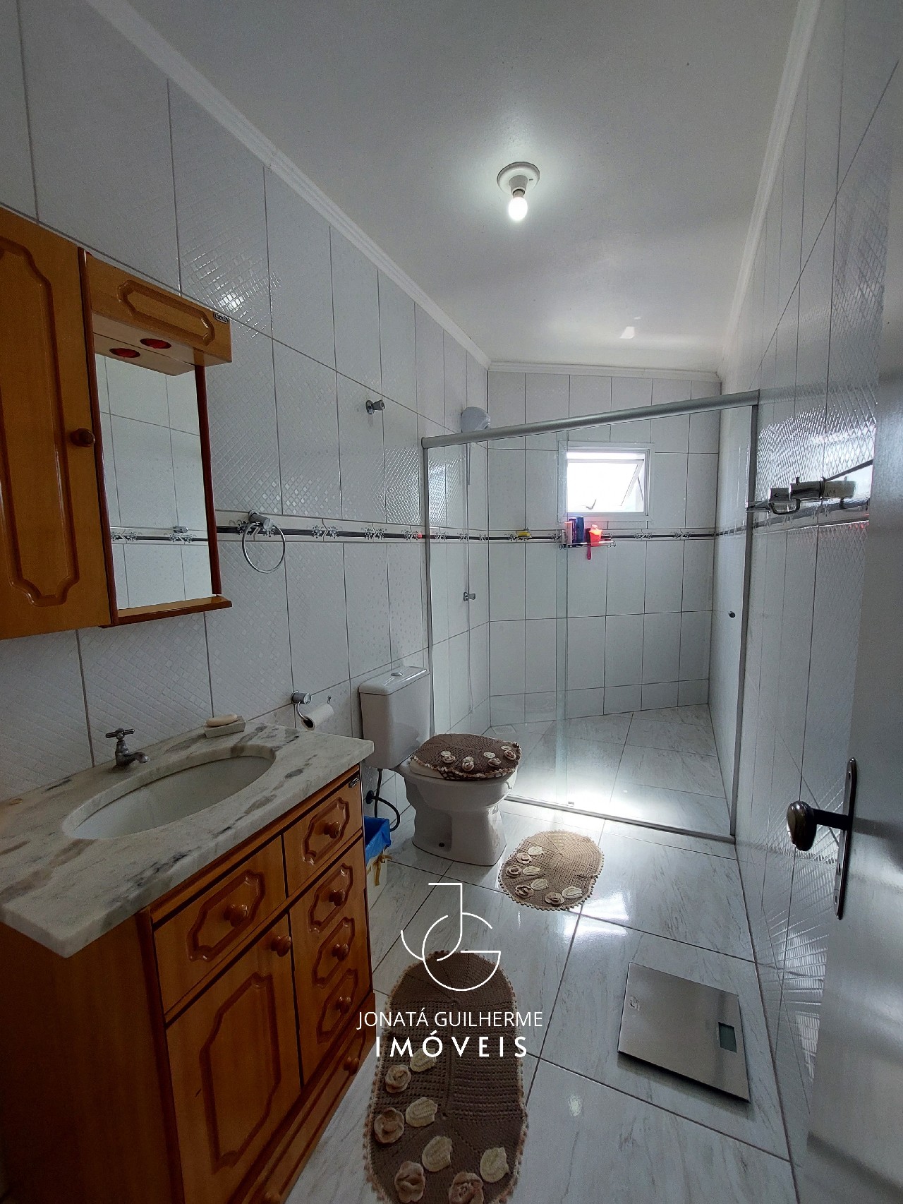 Cobertura à venda em Feliz-RS, bairro Matiel: 3 quartos, 1 suíte, 1 sala, 2 banheiros, 1 vaga de garagem, 200m².