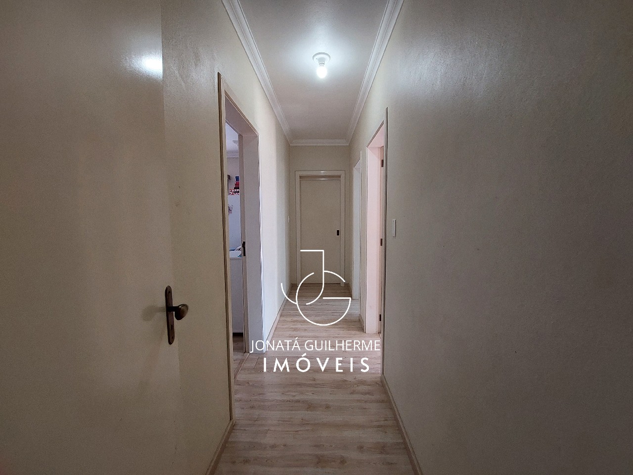 Cobertura à venda em Feliz-RS, bairro Matiel: 3 quartos, 1 suíte, 1 sala, 2 banheiros, 1 vaga de garagem, 200m².