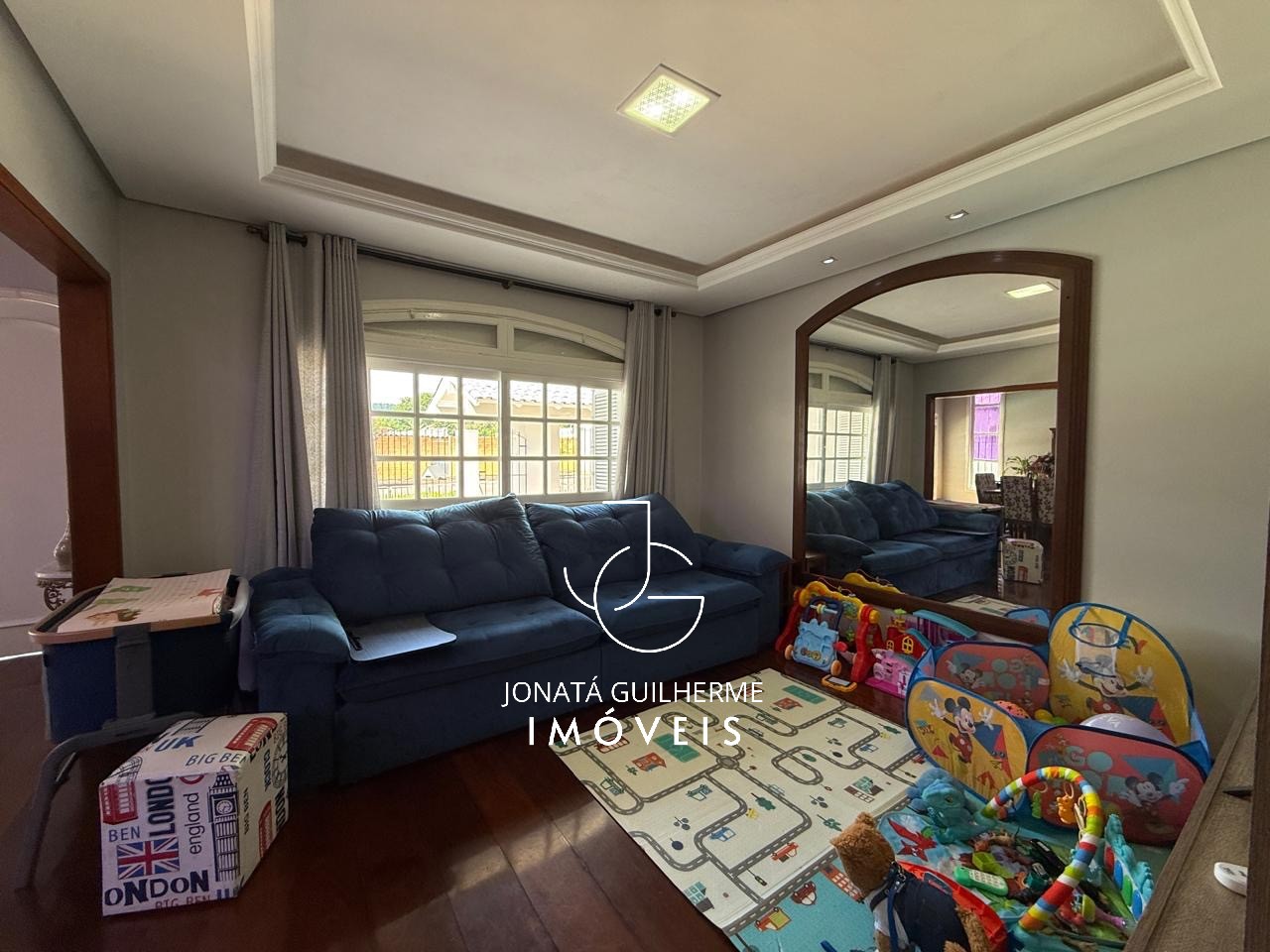 Casa ampla com 3 dormitórios, piscina, espaço gourmet e ener