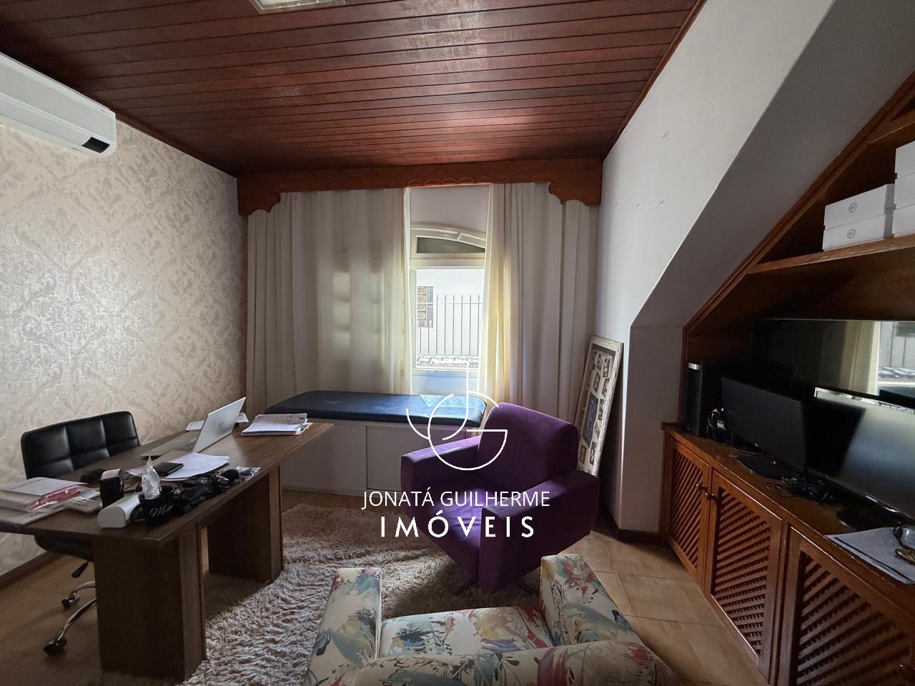 Casa ampla com 3 dormitórios, piscina, espaço gourmet e ener