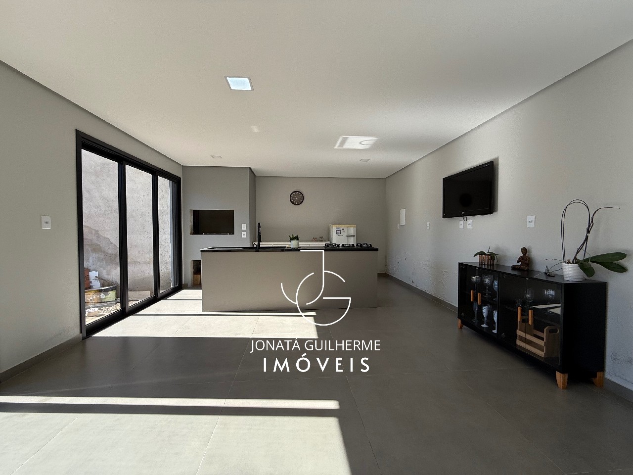 Imperdível oportunidade: Casa à venda em Vale Real-RS, Morro Paris, 3 quartos, 1 suíte, 1 sala, 3 banheiros, 2 vagas, 220,92 m².