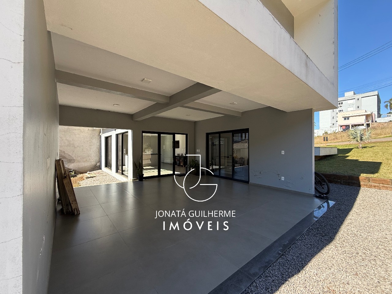 Imperdível oportunidade: Casa à venda em Vale Real-RS, Morro Paris, 3 quartos, 1 suíte, 1 sala, 3 banheiros, 2 vagas, 220,92 m².