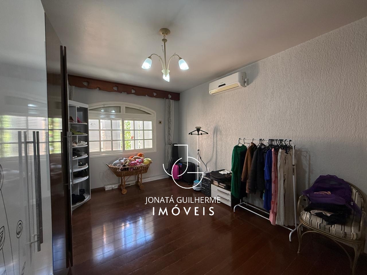 Casa ampla com 3 dormitórios, piscina, espaço gourmet e energia solar no bairro Vila Rica, Feliz