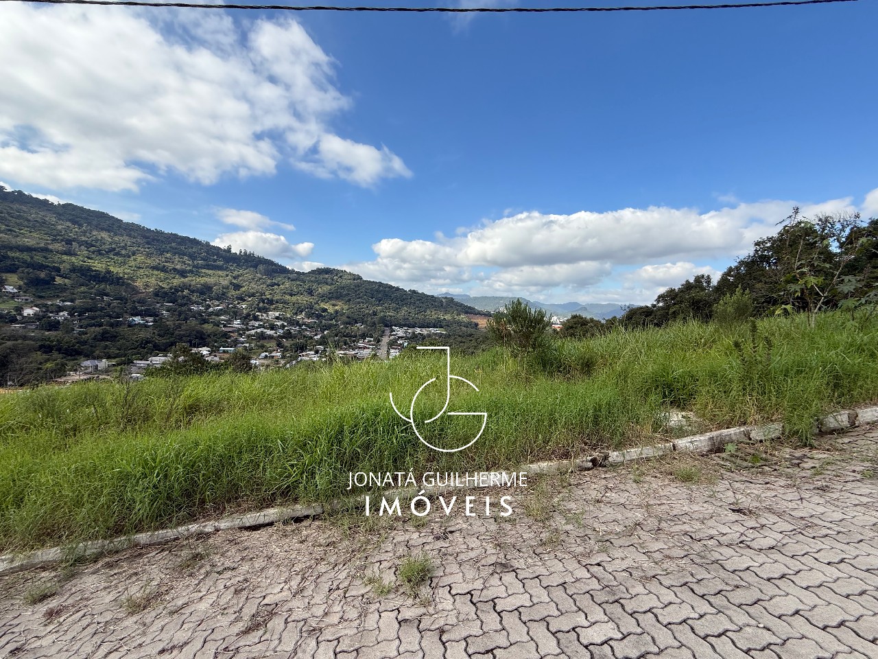 Terreno à venda em feliz-rs, bairro vale do hermes, com 450m