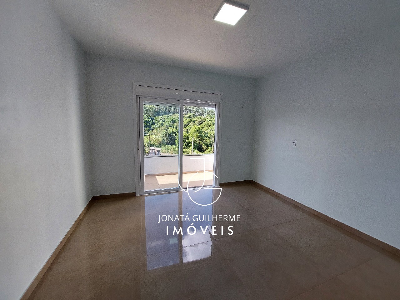 Casa à venda em Bom Princípio - RS, Morro Tico Tico: 3 quartos, 1 suíte, 1 sala, 3 banheiros, 2 vagas de garagem, 470m².