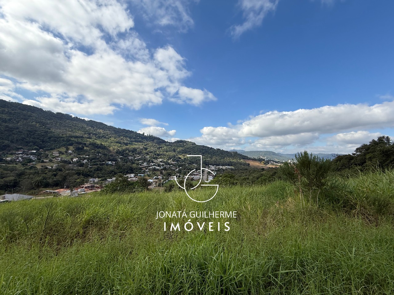 Terreno à venda em feliz-rs, bairro vale do hermes, com 450m