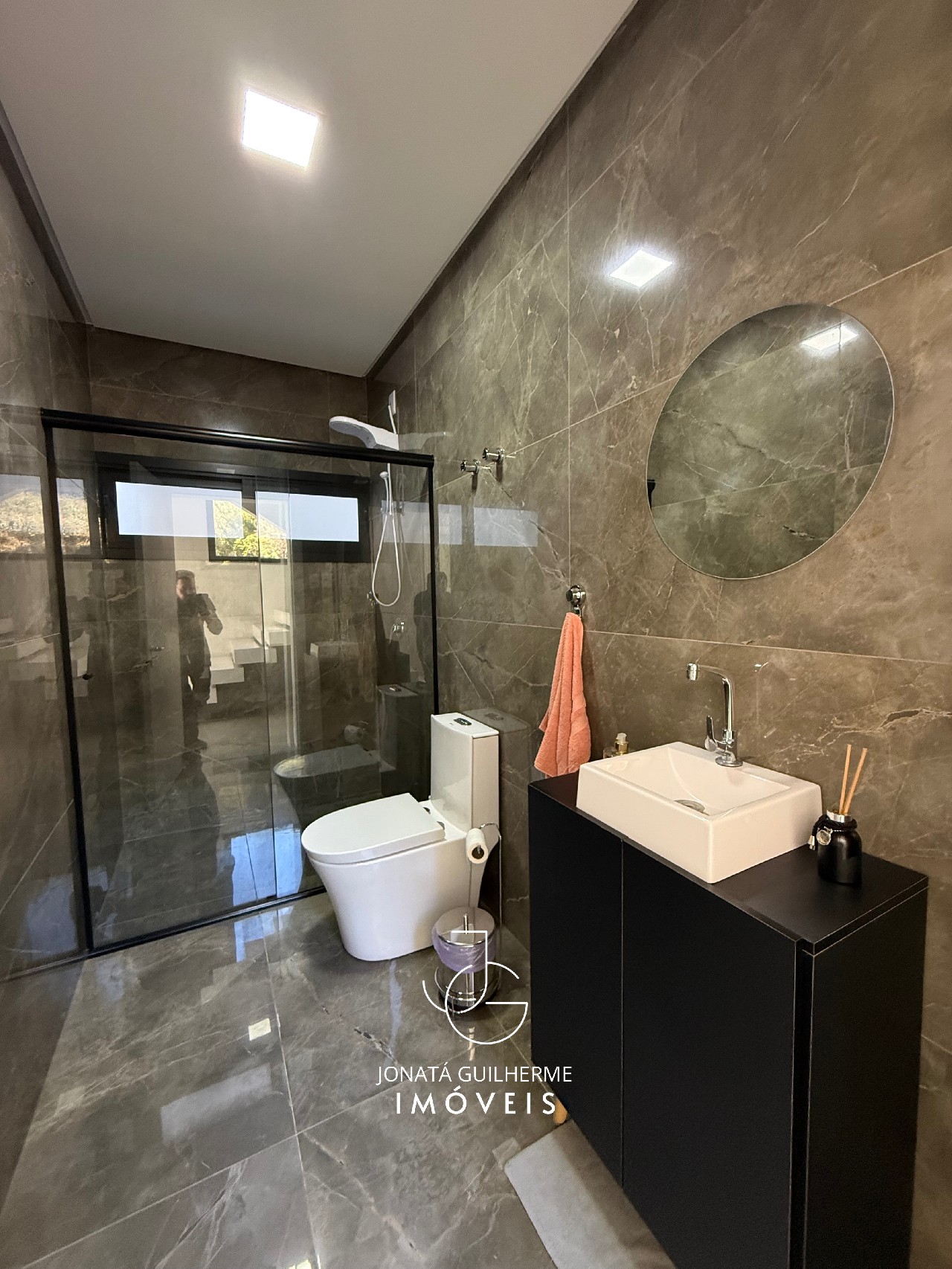Imperdível oportunidade: Casa à venda em Vale Real-RS, Morro Paris, 3 quartos, 1 suíte, 1 sala, 3 banheiros, 2 vagas, 220,92 m².