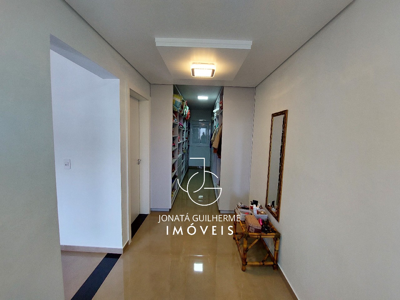 Casa à venda em Bom Princípio - RS, Morro Tico Tico: 3 quartos, 1 suíte, 1 sala, 3 banheiros, 2 vagas de garagem, 470m².