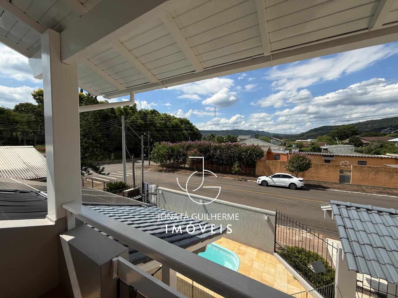 Casa ampla com 3 dormitórios, piscina, espaço gourmet e energia solar no bairro Vila Rica, Feliz